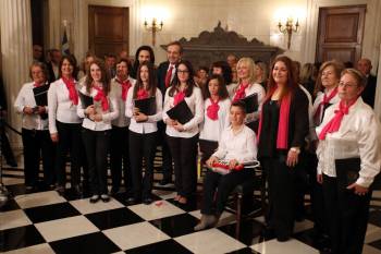 Κάλαντα στον πρωθυπουργό έψαλαν μέλη του Συλλόγου "Νέοι Ορίζοντες" από το Δήμο Ευρώτα