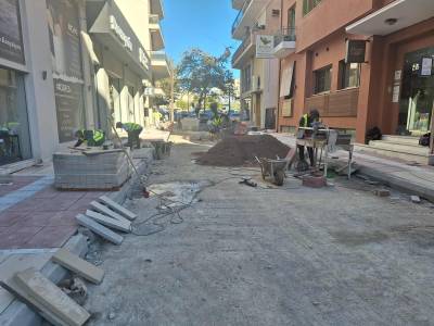 Προχωρούν οι αναπλάσεις οδών στο κέντρο της Καλαμάτας - Ξεκίνησαν εργασίες επί της Χρυσάνθου Παγώνη