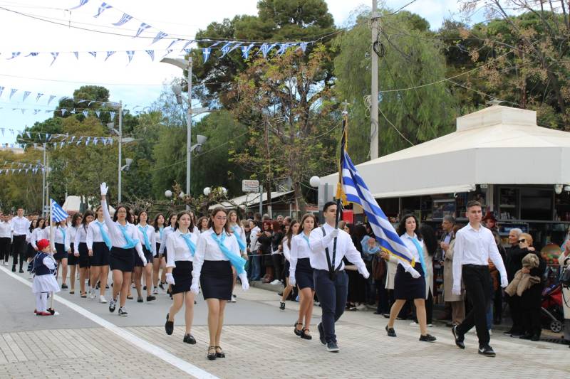 Με λαμπρότητα ο εορτασμός της 25ης Μαρτίου στη Μεσσήνη (φωτο)