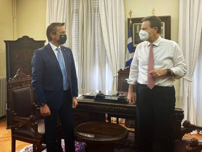 Μαντάς σε Σκυλακάκη για σύκα και Μηναγιώτικο φράγμα