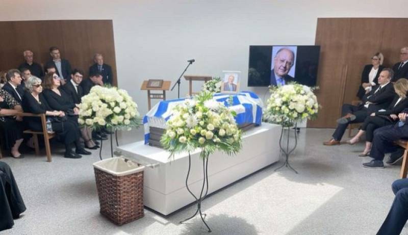 Αποτεφρώθηκε στη Ριτσώνα η σορός του Θεόδωρου Πάγκαλου (βίντεο)