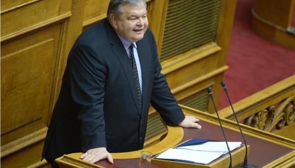 Βενιζέλος: «Πανικόβλητος ο Τσίπρας, αρνείται να σεβαστεί το εθνικό συμφέρον»