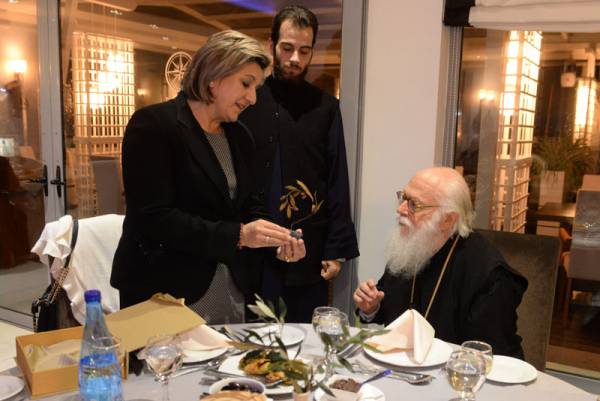 Κλαδί ελιάς στον Αναστάσιο