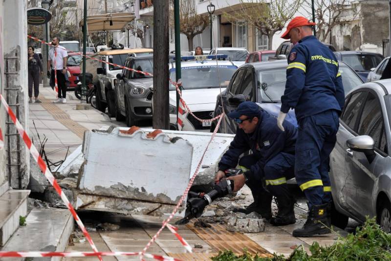 Τραγωδία στην Κόρινθο: Κατέρρευσε μπαλκόνι και σκότωσε γυναίκα - Συνελήφθη ο εργολάβος (Βίντεο)