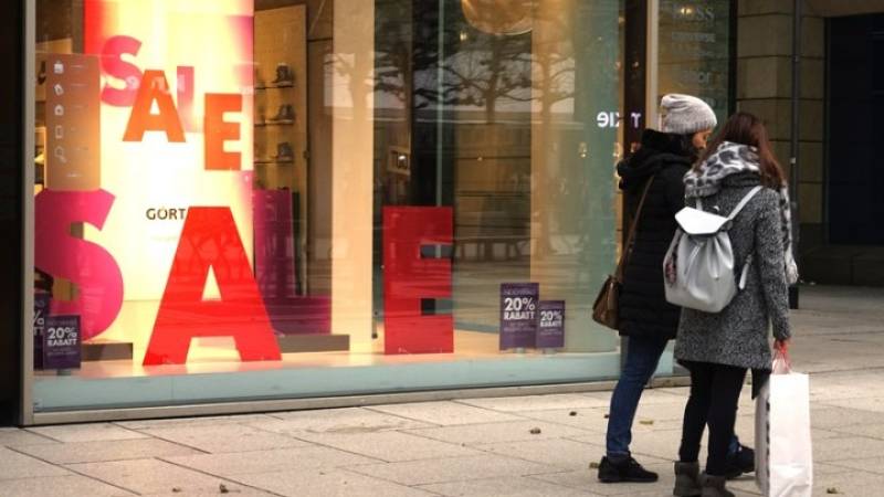 Λιγότερα χρήματα για δώρα θα ξοδέψουν τα φετινά Χριστούγεννα οι Γερμανοί