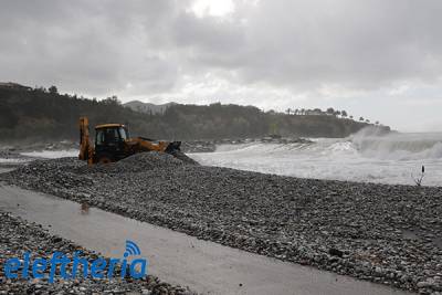 Δυτική Μάνη: Ανεπαρκές αποδείχθηκε το έργο προστασίας της ακτής στο Ακρογιάλι (βίντεο-φωτογραφίες)