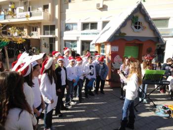 Κάλαντα και παζάρι από το 19ο Δημοτικό Καλαμάτας (βίντεο)