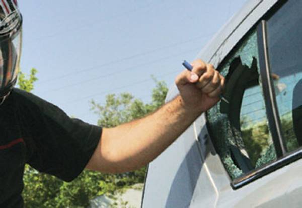 Νεαροί τσιγγάνοι έκλεβαν αυτοκίνητα στο Ναύπλιο