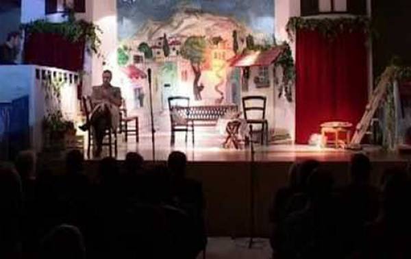 Η "Αυλή των θαυμάτων" στο θεατράκι της Λογγάς