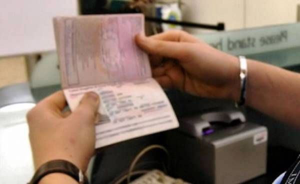 2 συλλήψεις στο αεροδρόμιο Καλαμάτας για πλαστές ταυτότητες