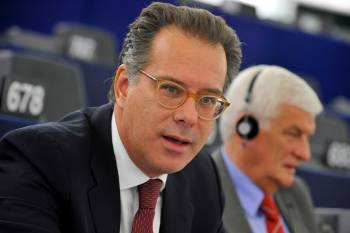 Ακυρώθηκε η εκδήλωση με τους ευρωβουλευτές στην Καλαμάτα λόγω της υποψηφιότητας Κουμουτσάκου