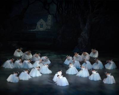 To αριστουργηματικό μπαλέτο "Ζιζέλ" στο Μέγαρο Μουσικής Θεσσαλονίκης