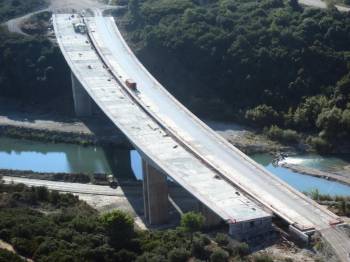 Με ταχείς ρυθμούς προχωρά η κατασκευή της Ιονίας Οδού (φωτογραφίες)