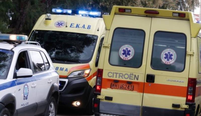 Τροχαίο στη Λ. Ποσειδώνος με νεκρό μοτοσυκλετιστή - Συγκρούστηκε με 7 οχήματα