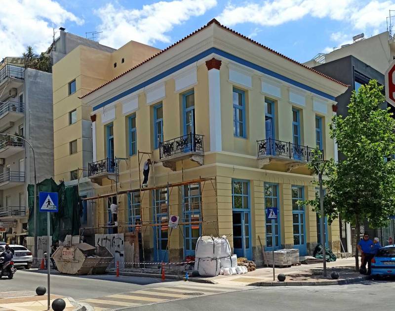 Καλαμάτα: Αποκαλύφθηκε και εντυπωσιάζει το διατηρητέο Ρεμπουτσάκου