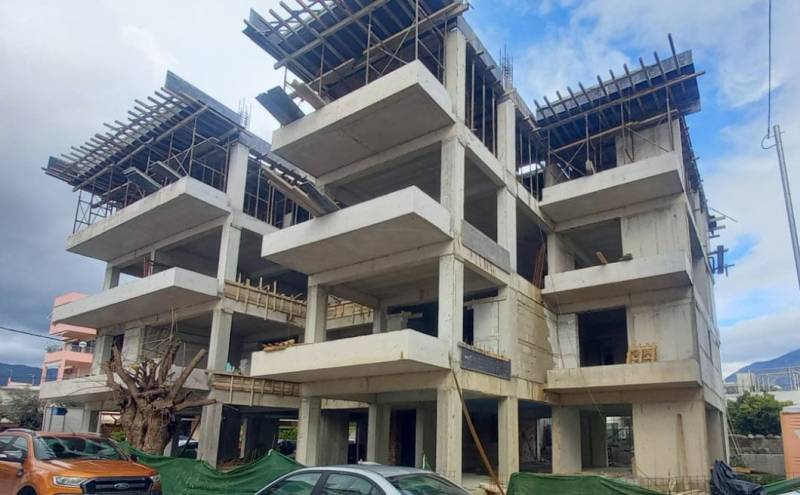 Καλαμάτα: Οικοδόμος έπεσε από τον 4ο όροφο!