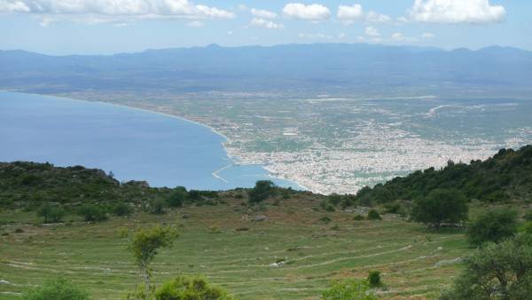 Πεζοπορική εξόρμηση στο Καλάθι με τον Ορειβατικό Σύλλογο Καλαμάτας (φωτογραφίες)