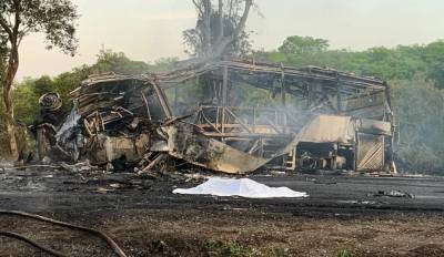 Μεξικό: 18 νεκροί έπειτα από σύγκρουση τουριστικού λεωφορείου με βυτιοφόρο