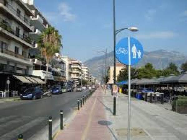 Η ψευτοδιαχείριση  και η παραλιακή