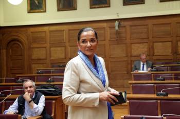 Μπακογιάννη: &quot;Είμαστε με το ένα πόδι στο γκρεμό, να ενώσουμε τις δυνάμεις μας&quot;