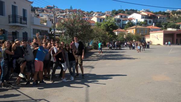 Εκκενώθηκε το Δημοτικό Σχολείο Κορώνης μετά το σεισμό