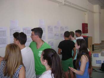 Μεσσήνιοι αριστούχοι μιλούν στην "Ε": Υψηλές επιδόσεις με συγκρατημένα χαμόγελα