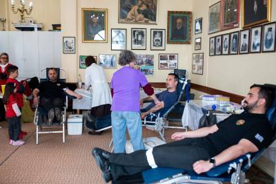 Συνελέγησαν 35 φιάλες αίματος και μεγάλες ποσότητες τροφίμων: Ημέρα αγάπης στο ναό Αγίου Νικολάου Φλαρίου