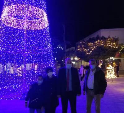 Τα γιορτινά της φόρεσε η Κυπαρισσία