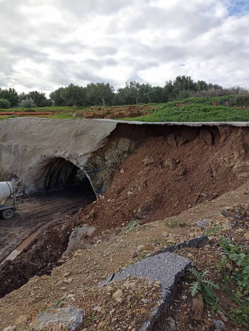 Μάκαρης για κατάρρευση στη σήραγγα παράκαμψης του Πεταλιδίου