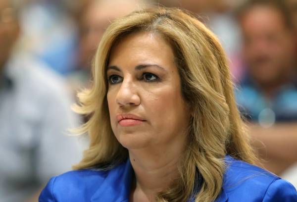 Γεννηματά: "Ο πρωθυπουργός κάνει το μαύρο άσπρο με ωμά ψέματα"