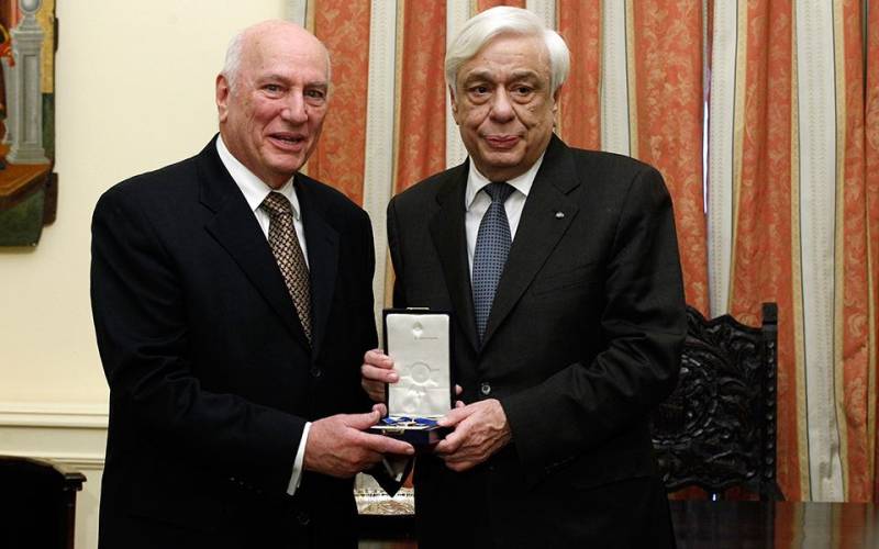 Σε επιστημονικό διάλογο για την έννοια του «Νόμου» ο Προκόπης Παυλόπουλος