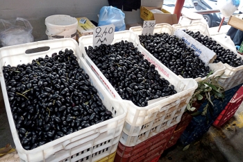 Ζήτηση για χοντρολιές στη λαϊκή της Καλαμάτας