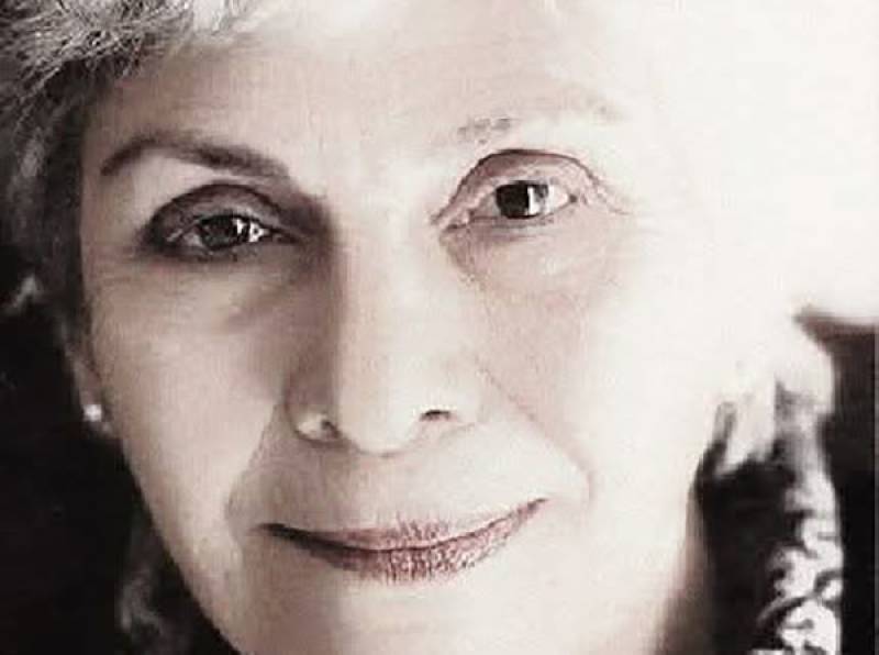 Κική Δημουλά: "Η Ευτυχία; Απιαστη σου λέω..."