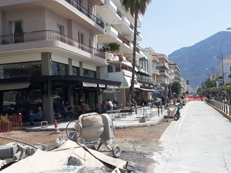 Ο αντιδήμαρχος Ανδ. Καραγιάννης για τα έργα στην Καλαμάτα: "Θα σταματήσει το καλοκαίρι η ανάπλαση της Ναυαρίνου" (βίντεο)