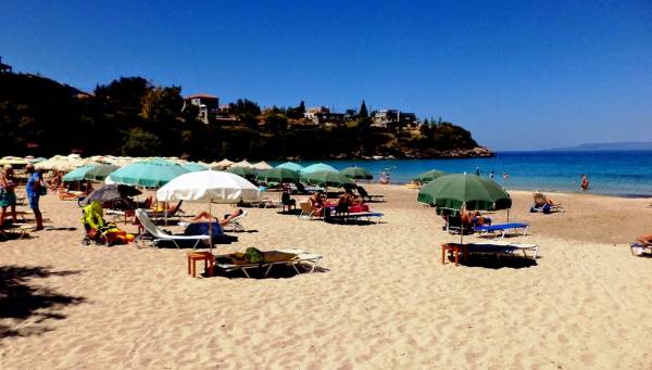 Διαμαρτυρία για την παραλία της Καλόγριας