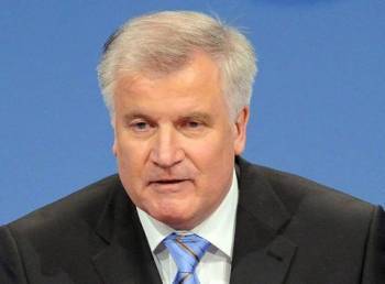 Εξαλλος ο Βαυαρός πρωθυπουργός: Να δώσουμε τέλος το συντομότερο στο «τσίρκο»