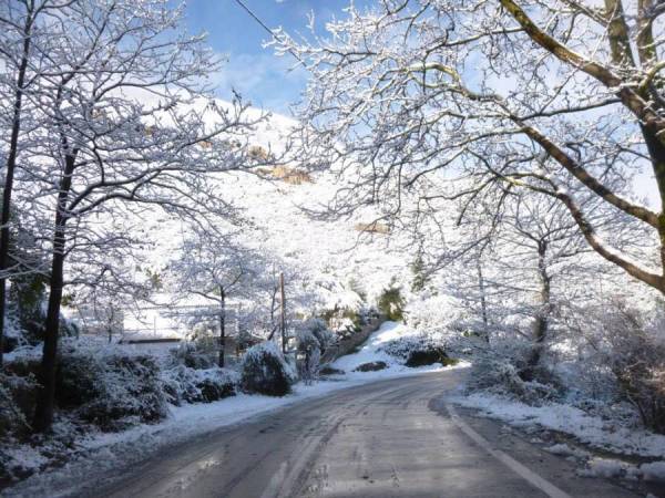 Βελτίωση δρόμων στον Ταΰγετο και τηλεέλεγχος δικτύου της ΔΕΥΑΚ (βίντεο)