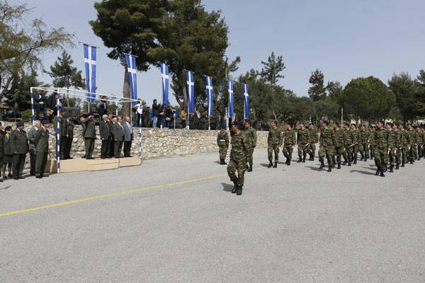 Συγκινητικές στιγμές στο 9ο Σύνταγμα Πεζικού στην Καλαμάτα (βίντεο)