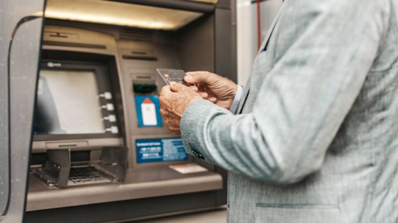 Κρίνεται σήμερα στο Ανώτατο Ειδικό Δικαστήριο η επιστροφή των δώρων στους συνταξιούχους