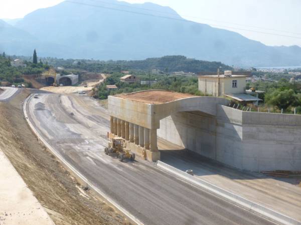 Με εντατικούς ρυθμούς προχωρά ο περιφερειακός της Καλαμάτας (βίντεο-φωτογραφίες)