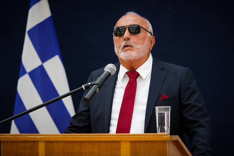 Ο Κουρουμπλής στην πίτα του Κωνσταντινέα στην Καλαμάτα