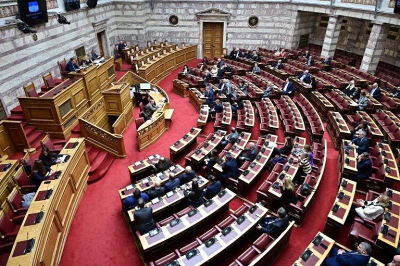 ΟΠΕΚΕΠΕ: Άρση ασυλίας για Χατζηβασιλείου και Αθανασίου εισηγήθηκε η Επιτροπή Δεοντολογίας (βίντεο)