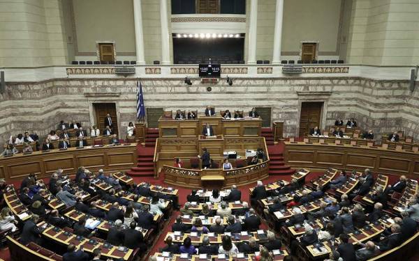 Τι προβλέπει το νομοσχέδιο του Θεοδωρικάκου - Πλειοψηφία δημάρχου και περιφερειάρχη