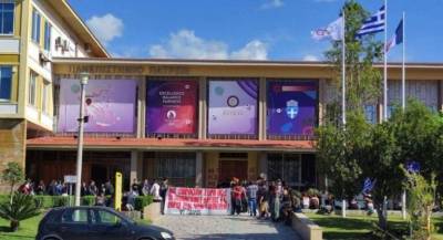 Πάτρα: Εγκλωβισμένος στο γραφείο του από φοιτητές ο πρύτανης του πανεπιστημίου Χρ. Μπούρας