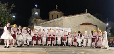 Αντάμωμα παιδικών ομάδων παραδοσιακών χορών στους Γαργαλιάνους (φωτογραφίες)