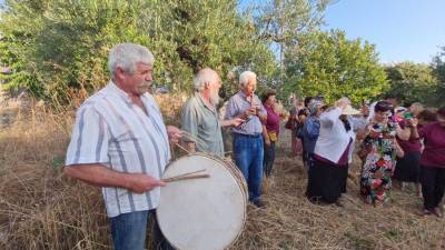 «Θερίζω, αλωνίζω, ζυμώνω»: Αναβίωσαν μνήμες στον Νερόμυλο
