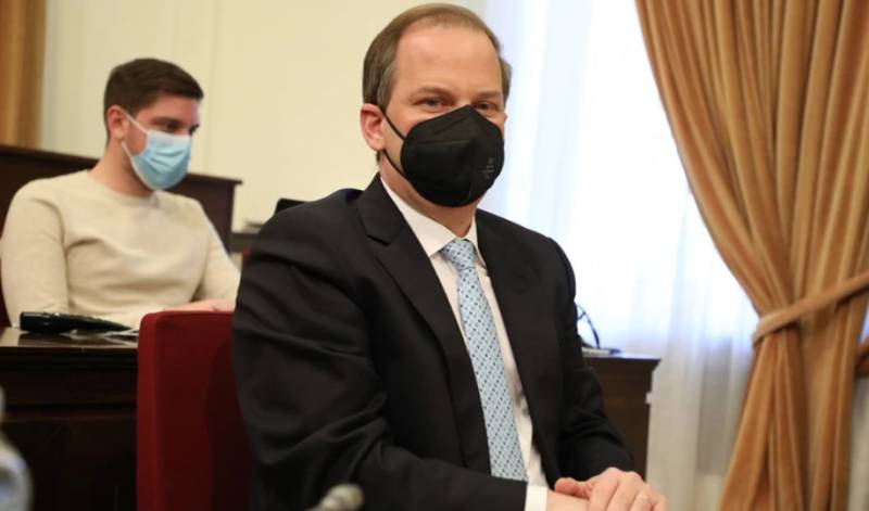 Kαραμανλής: Ο Πειραιάς θα γίνει συγκοινωνιακός κόμβος – Μέσα στο 2022 λύση στην υπογειοποίηση της Γραμμής 1