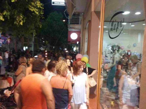 Πολύς κόσμος στην 3η Λευκή Νύχτα στην Κυπαρισσία (φωτογραφίες)