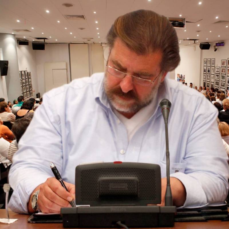 Στέλιος Χαλκίτης: "Η εξουσιαστικότητα είναι η κύρια αιτία της κακοπάθειας των σχέσεων"