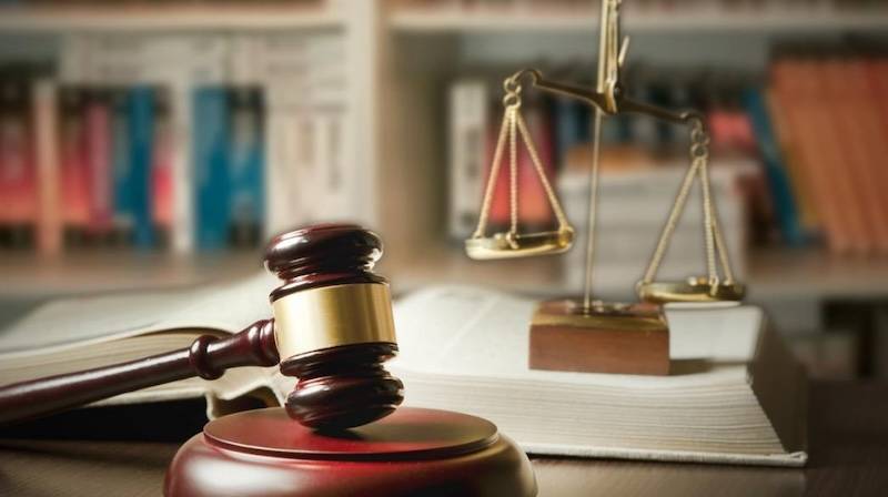 Προσφυγή δημόσιου υπαλλήλου και ΑΔΕΔΥ υπέρ της επαναφοράς του 13ου και 14ου μισθού